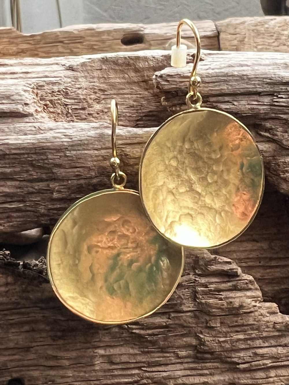 Anne Sportun 18 Karat Yellow Gold Earrings - Large Hammered Disc With Hooks - Picture 2 of 10